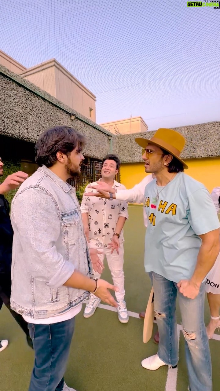 Ashish Chanchlani Instagram - Aaj maine raid maari rohit shetty sir ki office mein #Cirkus ka trailer dekhne ke lie Dekho mere saath kya hua And is video mein ek ek karke muje kaun mila hai dekho tohh🥰🥰🥰🫠🫠🫠Waise trailer dikhaya ya nai? Bata du? Ruko thodi der😗 #CirkusThisChristmas
