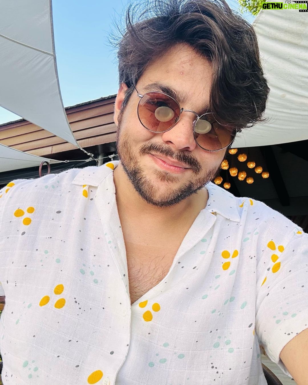 Ashish Chanchlani Instagram - Tum hi do yaar caption aaj nai likha jaa raha Anjuna Beach, Goa