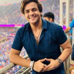 Ashish Chanchlani Instagram – 🇮🇳🇮🇳🇮🇳🇮🇳 🤞🤞🤞🤞 Narendra Modi Stadium – Ahmedabad