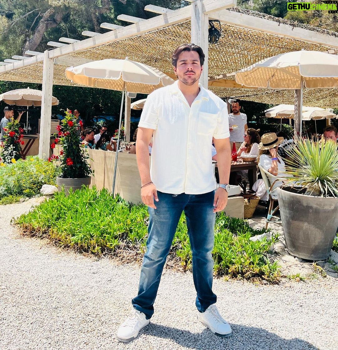 Ashish Chanchlani Instagram - 🤍🤍🤍 Sainte-Marguerite-sur-Mer