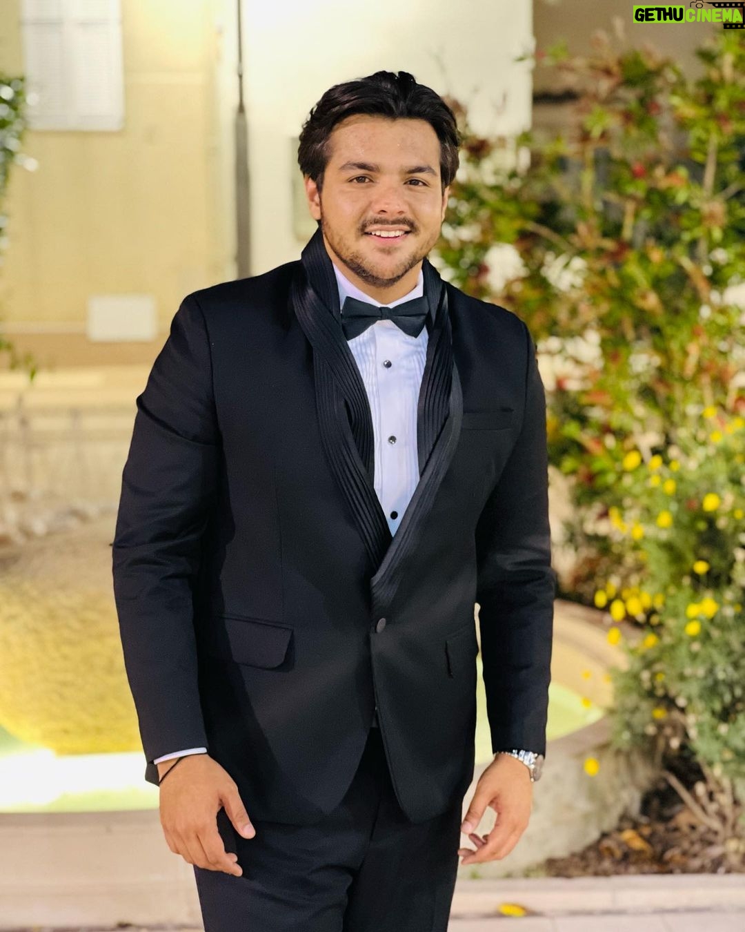 Ashish Chanchlani Instagram - Finally ye suit muje aa gaya🥹🥹🤌🏻 France