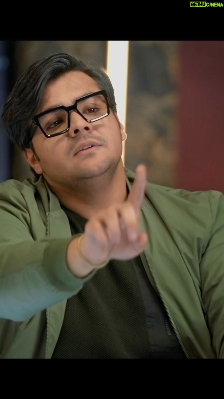 Ashish Chanchlani Instagram - MAIN SABKA DOGLAPAN NIKALTA HU @akashdodeja #SastaShaarkTank