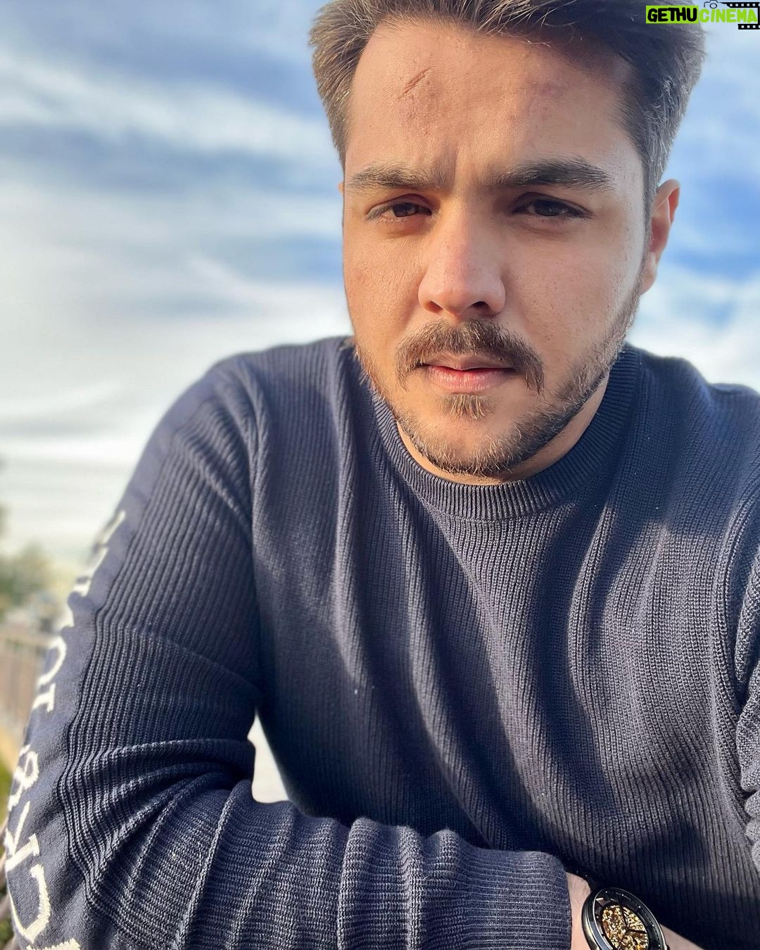 Ashish Chanchlani Instagram - 🙄 Griffith Observatory