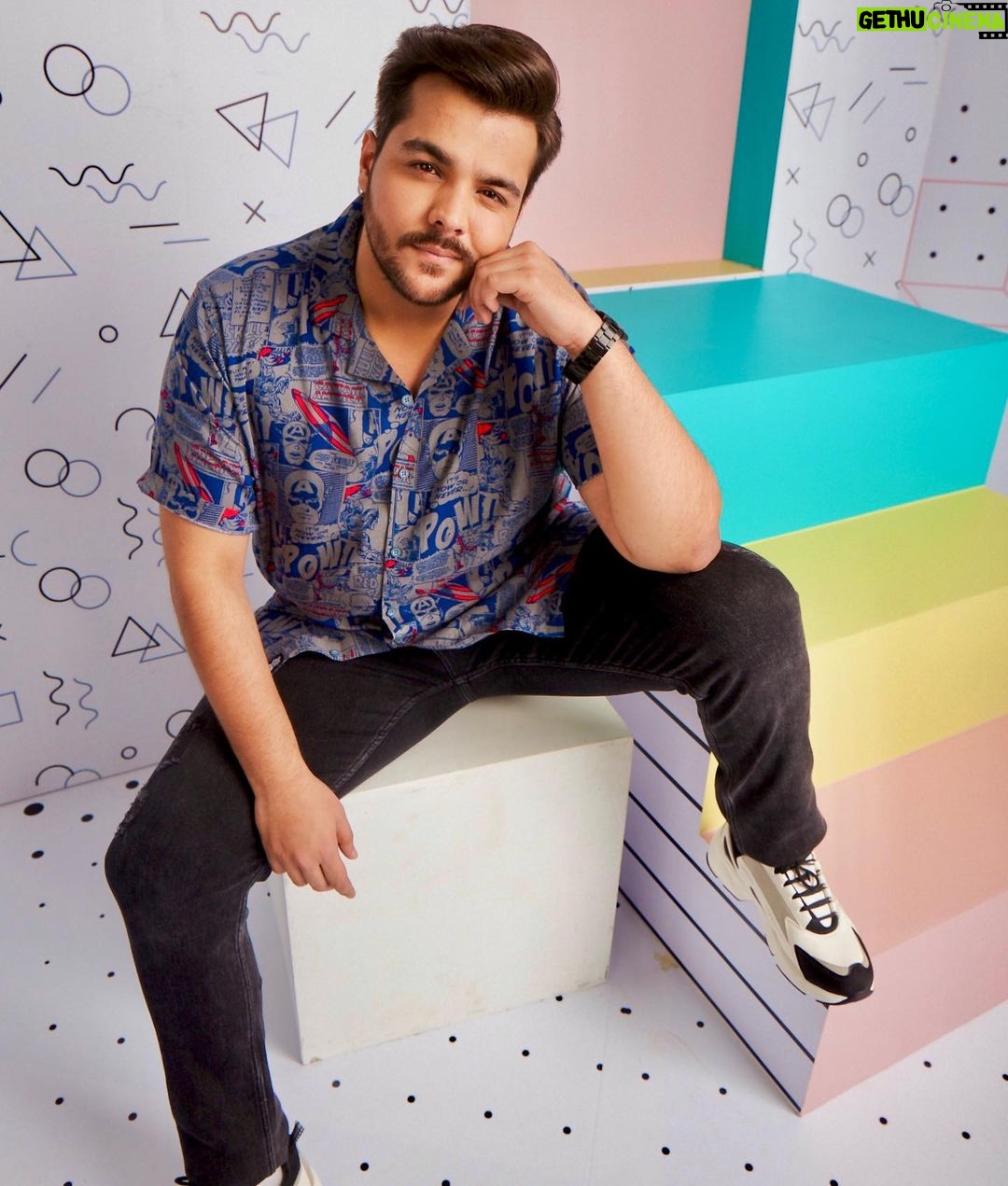 Ashish Chanchlani Instagram - Looking at you like i look at the new @thesouledstore winter collection😻