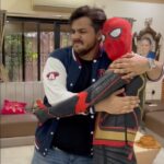 Ashish Chanchlani Instagram - In the honor of Spider-Man No Way Home breaking all box office records, here is me recreating a dola nai aaya dola meme with him😂😂😂 @sonypicturesin @marvelstudios party de.