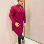 Ashish Chanchlani Instagram – Wishing you all a very happy diwali from the entire chanchlani and acv family
#HappyDiwali 
“This diwali dont burst a pataka be a pataka” aisa kuch nai likhega main jo karna hai karo 😂