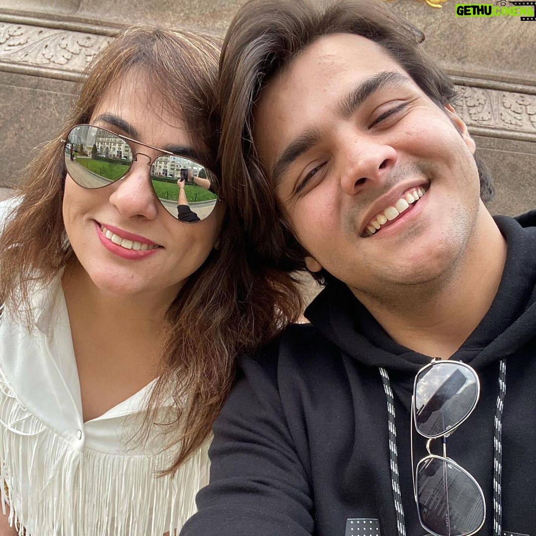 Ashish Chanchlani Instagram - Happy birthday mummy, you are my lifeline, i feel lucky that i can make you proud and complete a lot of dreams Kuch bhi badal jae tera ashu hamesha tere lie waisa hi rahega Tera sust charra beta😂😀 I love you very much❤️