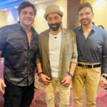 Ashish Chanchlani Instagram - Aaj to reunion ho gaya ji Thank you sunny uncle for inviting us to the success bash and always making us a prt of your family. We always believed in you❤️💪 Congratulations @zeestudiosofficial for the success