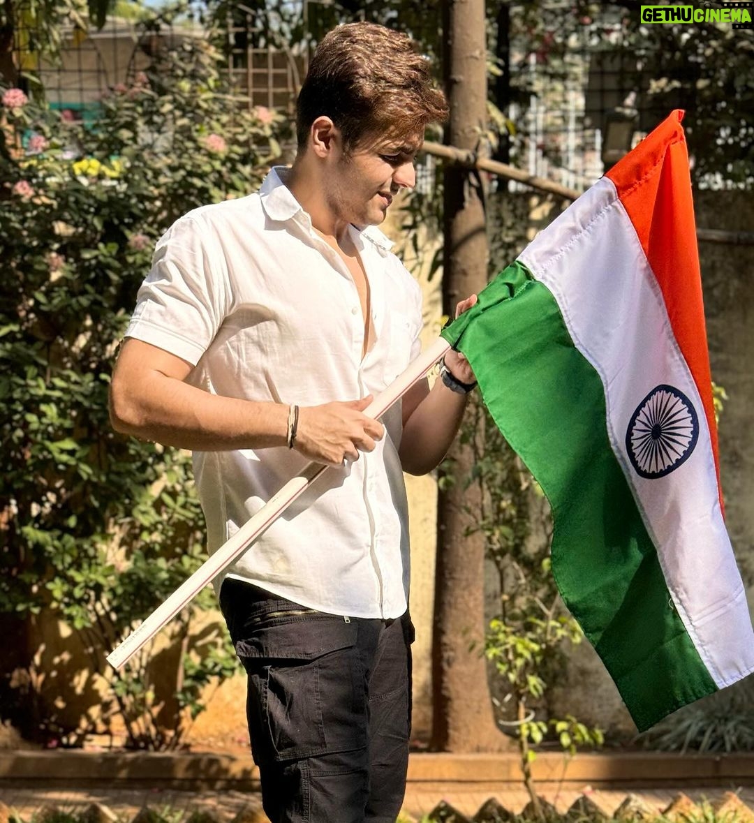Ashish Chanchlani Instagram - Happy 75th Republic Day to you all ๐ฎ๐ณ๐ฎ๐ณ๐ฎ๐ณ Jai Hindโค๏ธ ๐ธ : @jashansirwani
