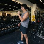 Ashish Chanchlani Instagram – Fitness : 
Fitness is that one thing that can take you anywhere and make sure that hello ji main toh check kar raha hu tum sab saale mera caption padhte bhi ho ki nai agar nai padhte toh abhi pata chal jaega haramkhoro islie beeche mein ye ghusa diya lekin caption end aisa karunga ki lage kuch fitness pe bhashan diya hai is what gets you there finally💪❤️🧿🧿 Sarso Ka Khet