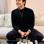 Ashish Chanchlani Instagram - Bhaiyo aaj main officially 30 ka ho chuka hu😵‍💫😭😂 Aaj Birthday ke is avsar par aap sabhi ko itna pyaar barsane ke lie aur hamesha mere saath bane rehne ke lie Bahuut saare love yous aur thank yous🧿🧿🧿