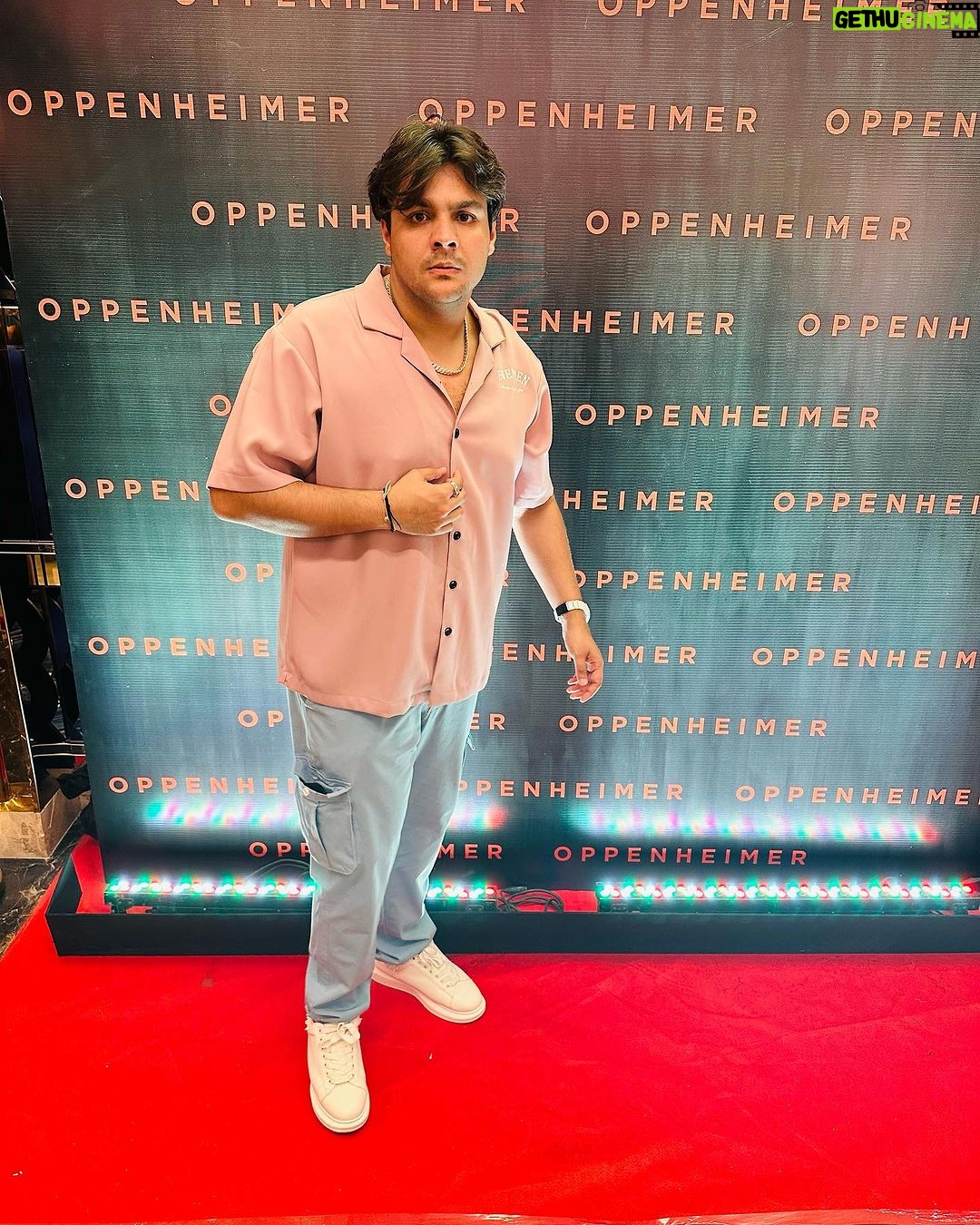 Ashish Chanchlani Instagram - Am i at the wrong premiere? #Oppenheimer #oppenheimerpremiere @universalpicturesindia