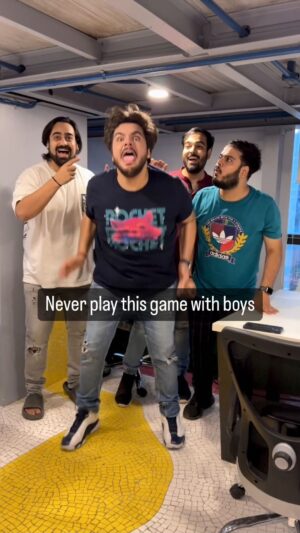 Ashish Chanchlani Instagram - Aisi aur movies batao jo ye game mein kaamm aaye🤤