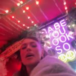 Ashley Graham Instagram - when the NYC holiday traffic leaves you no choice but to hop in a pedicab 🤣✨