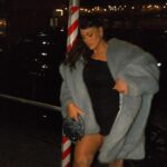 Ashley Graham Instagram - when the NYC holiday traffic leaves you no choice but to hop in a pedicab 🤣✨