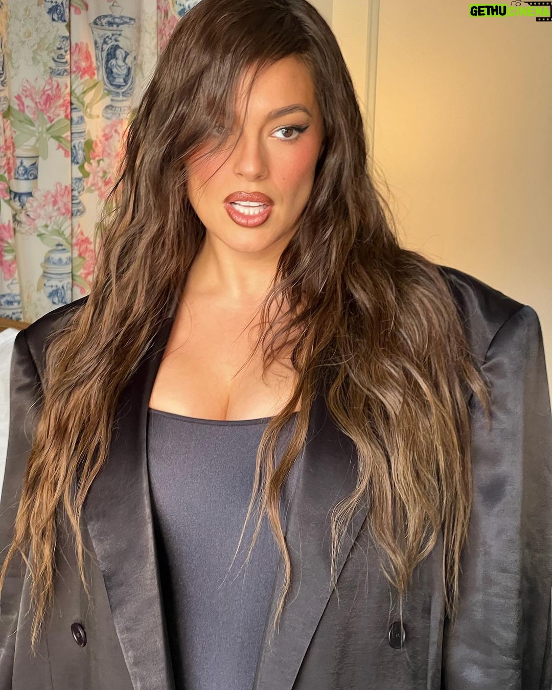 Ashley Graham Instagram - 𐐒B in the streets