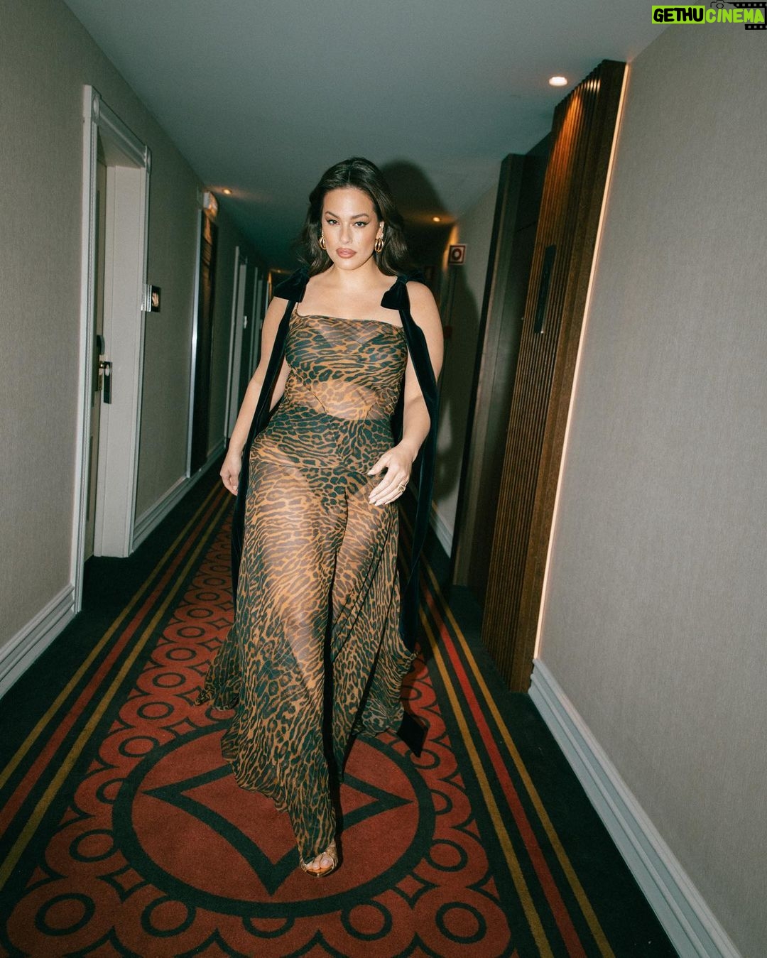 Ashley Graham Instagram - Being in this industry for the last 23 years has been an honor. It's reassuring to know that, even after these two decades, my story, images, and experiences continue to make a global impact. While obstacles persist in the industry, they no longer carry the same weight as they did when I entered this space. It's essential for us to recognize and celebrate the progress we've made. I don't claim to have achieved this alone; it required the support of editors, designers, agents, creative directors, stylists, photographers, and casting directors who believed in the unconventional and unexpected, not only in me but also in many others who have paved the way. As my agent, @meansss, once told me, “Agents will always be there to open the door, but it’s up to you to be invited back.” This award is not taken lightly. Thank you, @gqportugal, for this incredible honor of International Female Model of the Year. Lisbon, Portugal