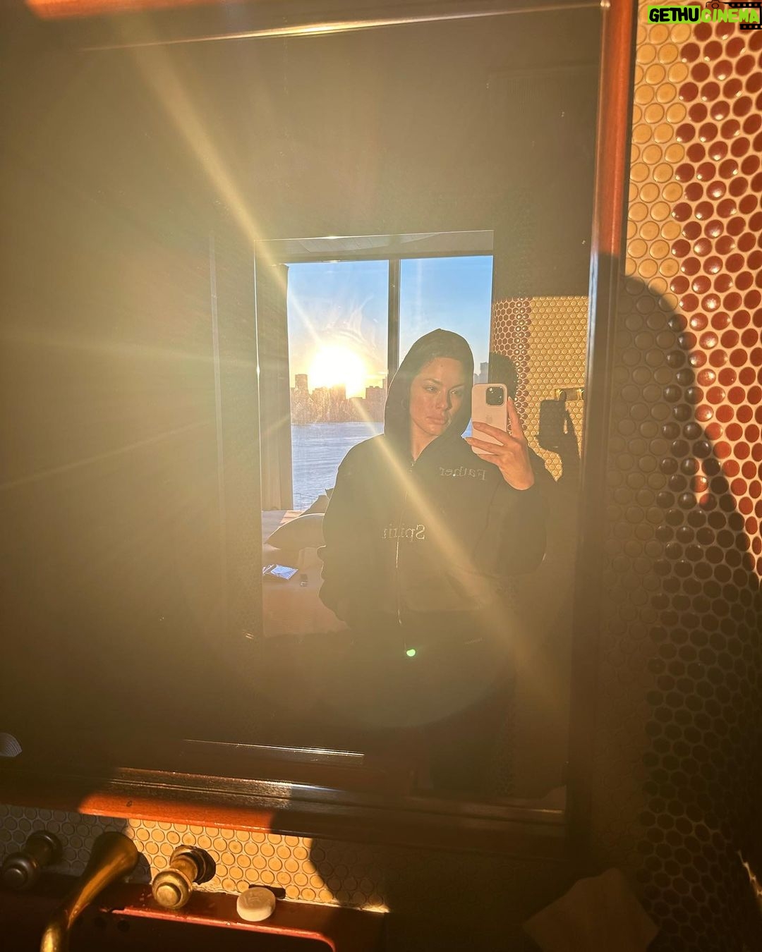 Ashley Graham Instagram - Don’t mess with mamasaurus