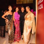 Ashley Graham Instagram - I'm honored to have been included in the opening of gorgeous new @jioworldplaza plaza in Mumbai, India 🤩— while donning my very first sari!!! The piece is a handwoven Banarasi brocade sari by SWADESH, an artisan-forward initiative of the Reliance Foundation. The Foundation's Chairperson, Mrs. Nita Mukesh Ambani has championed India’s rich crafts and culture and the initiative is empowering Indian artisans to take their place on the world's runways. Brocade saris are seen as symbols of luxury because of how labour-intensive the weaving process is, and how it reflects the weavers' artistry and commitment to their craft. I cannot get over how stunning mine is 😍 A heartfelt thanks goes out to the Ambani family for making this a dream-come-true experience, and for their warmth and generosity as hosts. I will cherish these memories forever. I cannot wait to come back to explore more of India!! #JioWorldPlaza #MumbaiAtThePlaza