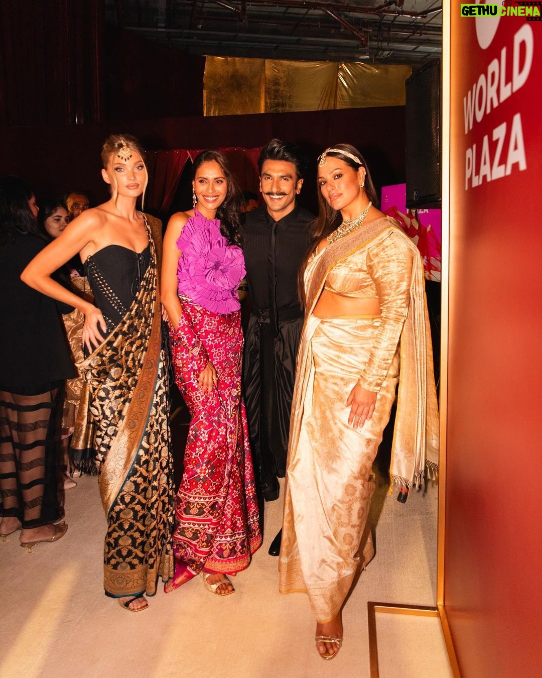 Ashley Graham Instagram - I'm honored to have been included in the opening of gorgeous new @jioworldplaza plaza in Mumbai, India 🤩— while donning my very first sari!!! The piece is a handwoven Banarasi brocade sari by SWADESH, an artisan-forward initiative of the Reliance Foundation. The Foundation's Chairperson, Mrs. Nita Mukesh Ambani has championed India’s rich crafts and culture and the initiative is empowering Indian artisans to take their place on the world's runways. Brocade saris are seen as symbols of luxury because of how labour-intensive the weaving process is, and how it reflects the weavers' artistry and commitment to their craft. I cannot get over how stunning mine is 😍 A heartfelt thanks goes out to the Ambani family for making this a dream-come-true experience, and for their warmth and generosity as hosts. I will cherish these memories forever. I cannot wait to come back to explore more of India!! #JioWorldPlaza #MumbaiAtThePlaza
