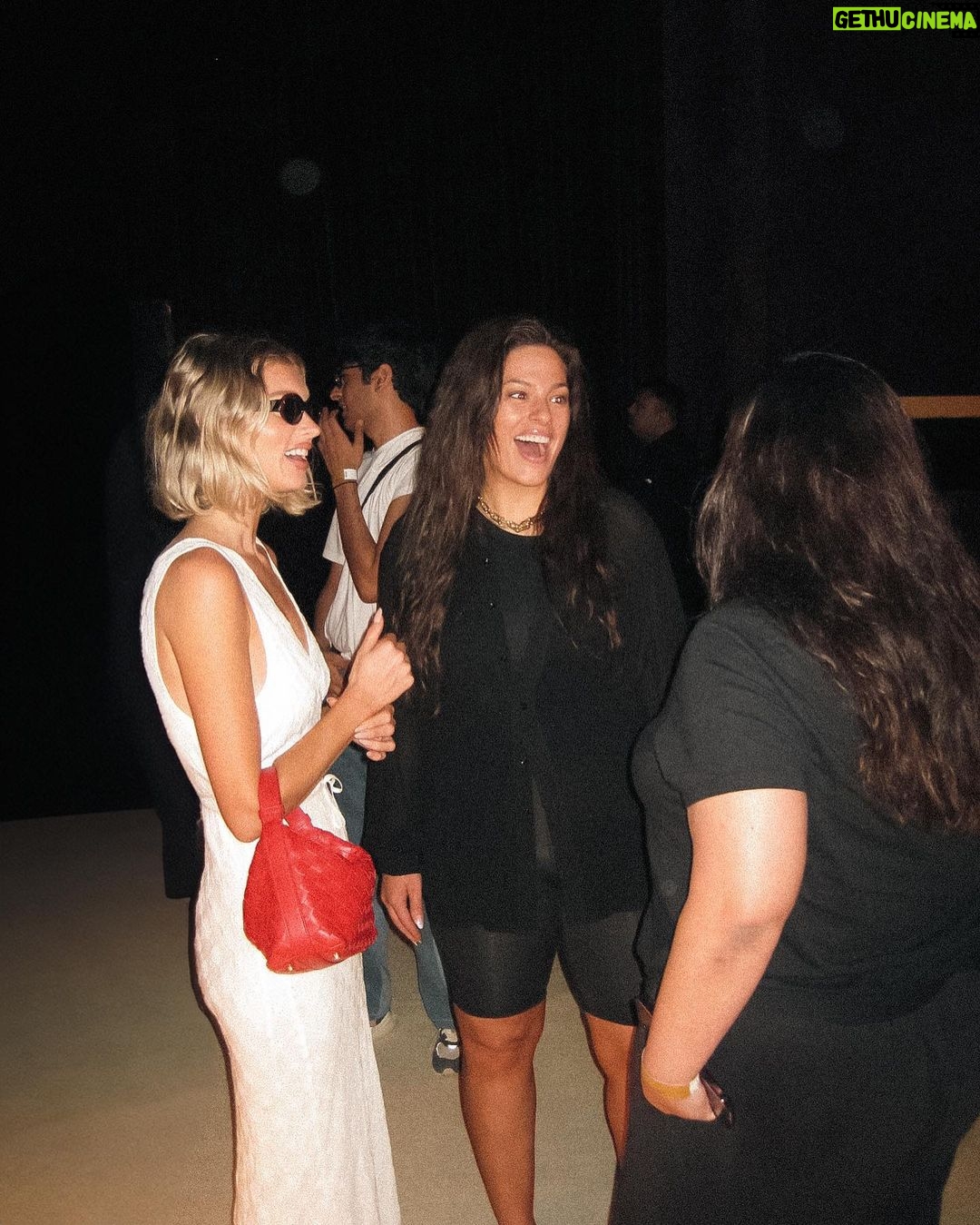 Ashley Graham Instagram - I'm honored to have been included in the opening of gorgeous new @jioworldplaza plaza in Mumbai, India 🤩— while donning my very first sari!!! The piece is a handwoven Banarasi brocade sari by SWADESH, an artisan-forward initiative of the Reliance Foundation. The Foundation's Chairperson, Mrs. Nita Mukesh Ambani has championed India’s rich crafts and culture and the initiative is empowering Indian artisans to take their place on the world's runways. Brocade saris are seen as symbols of luxury because of how labour-intensive the weaving process is, and how it reflects the weavers' artistry and commitment to their craft. I cannot get over how stunning mine is 😍 A heartfelt thanks goes out to the Ambani family for making this a dream-come-true experience, and for their warmth and generosity as hosts. I will cherish these memories forever. I cannot wait to come back to explore more of India!! #JioWorldPlaza #MumbaiAtThePlaza