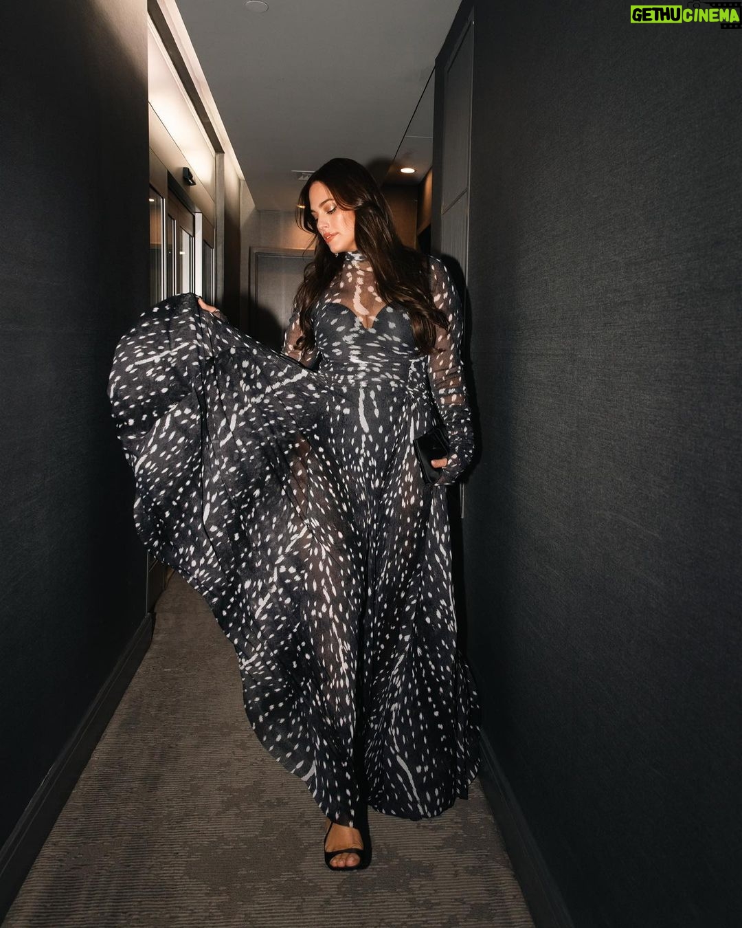 Ashley Graham Instagram - @cfda’s in custom @dvf 🤍 Natural History Museum, NYC