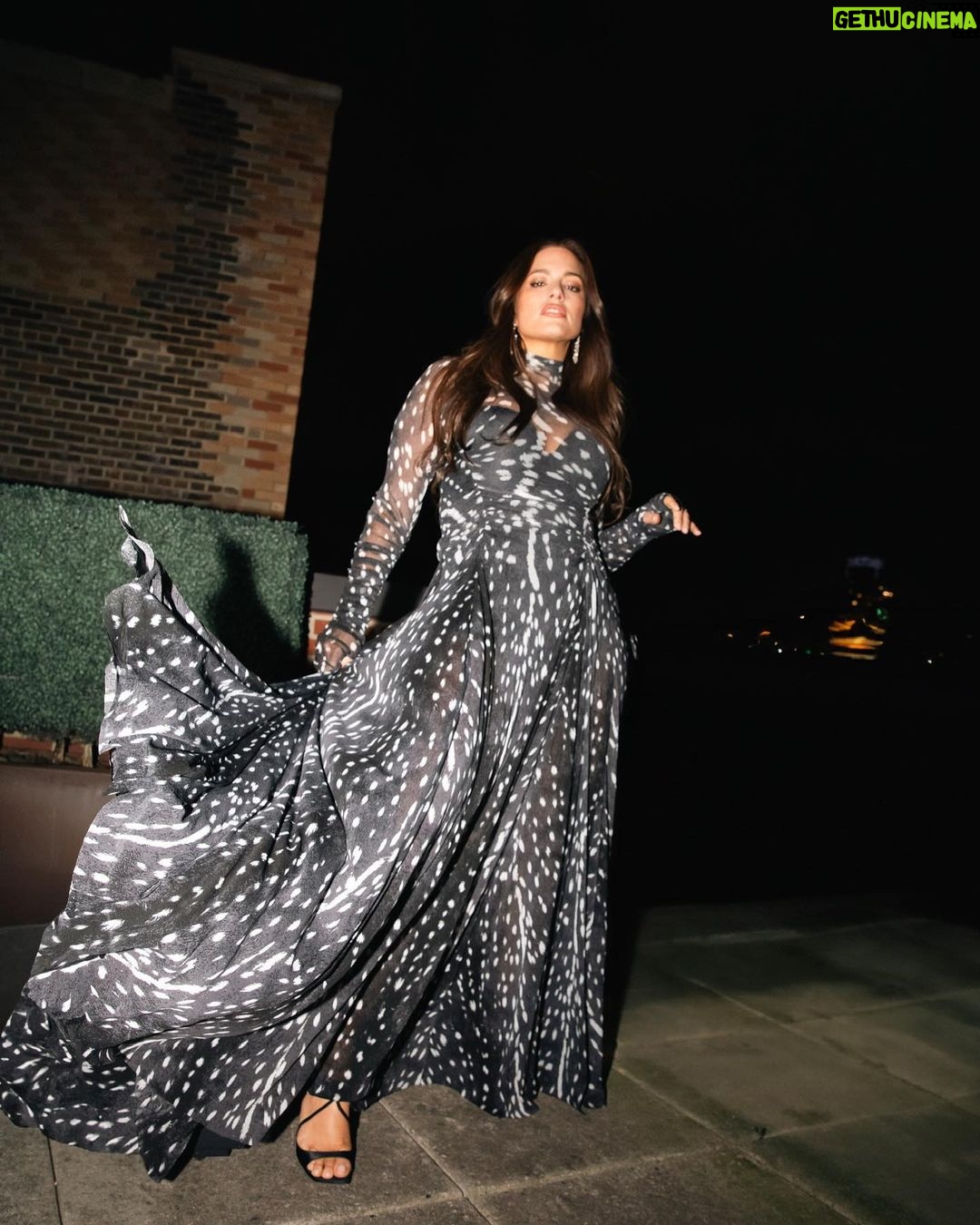 Ashley Graham Instagram - @cfda’s in custom @dvf 🤍 Natural History Museum, NYC