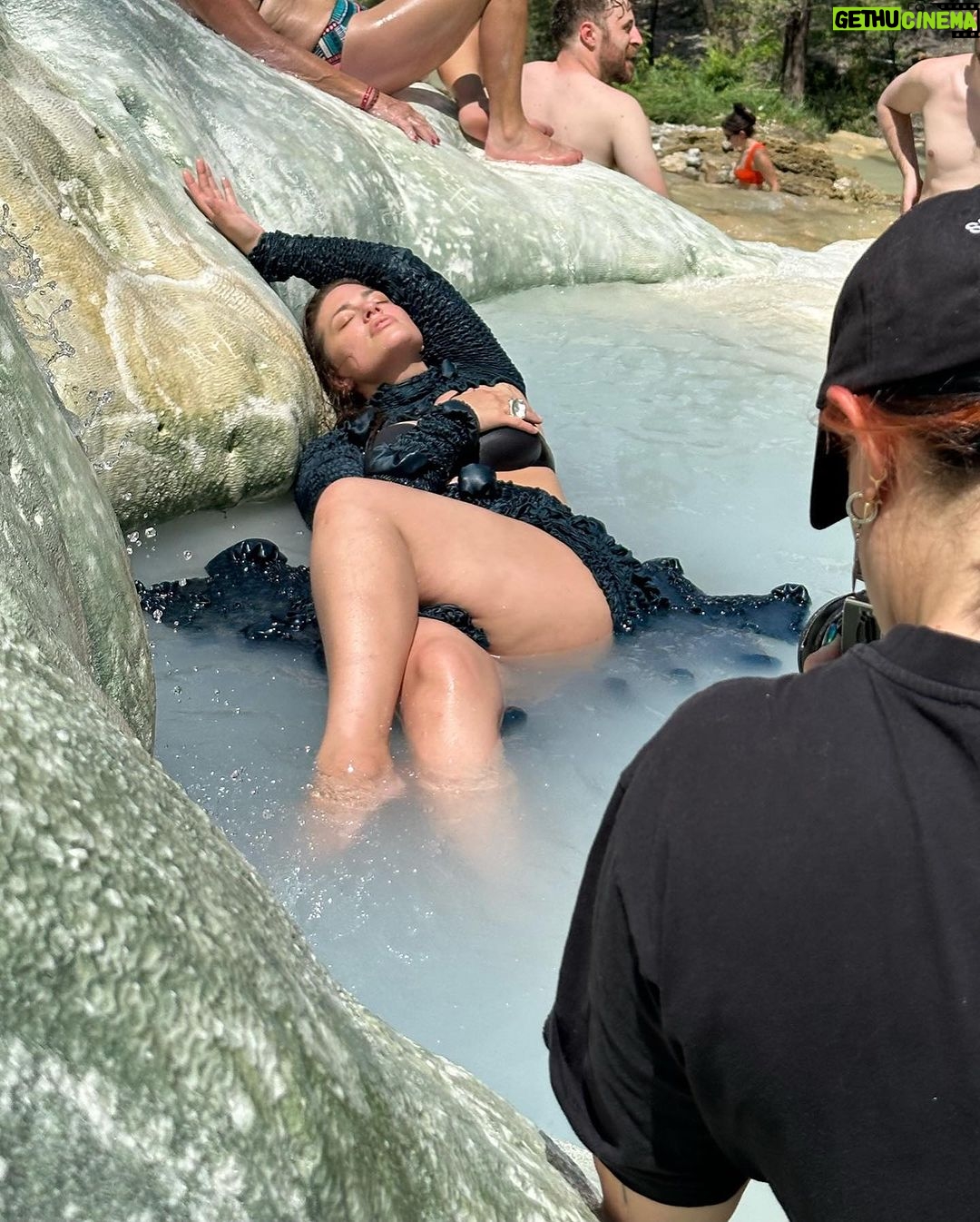 Ashley Graham Instagram - behind the scenes of my cover shoot with @voguegermany 🫶🏼