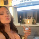 Ashley Graham Instagram - feeling like a party!!! 💚