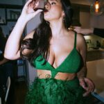 Ashley Graham Instagram - feeling like a party!!! 💚