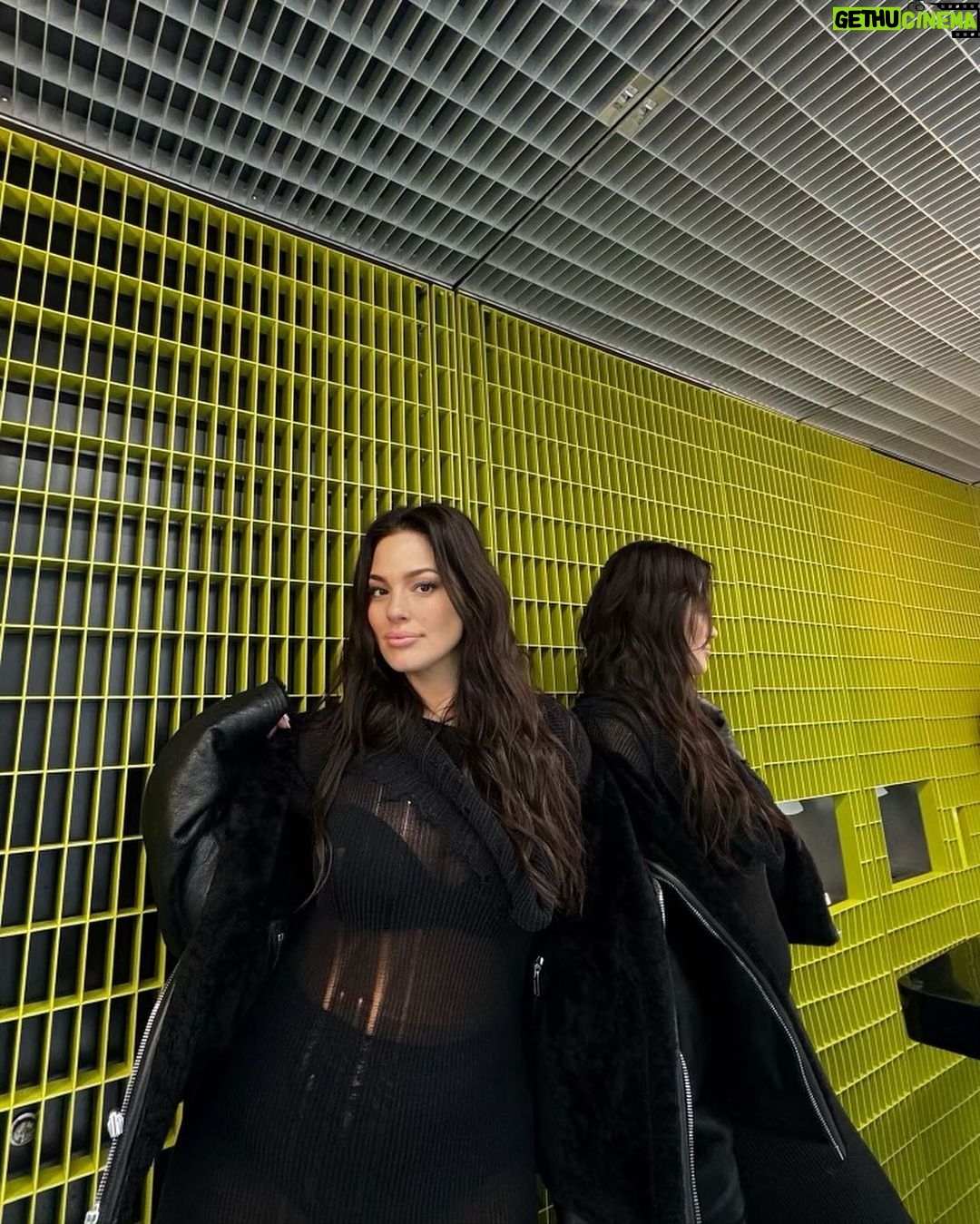 Ashley Graham Instagram - the in between bits
