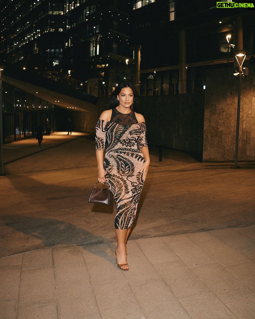 Ashley Graham Instagram - before my 1AM pasta order 💋 @etro Milan, Italy