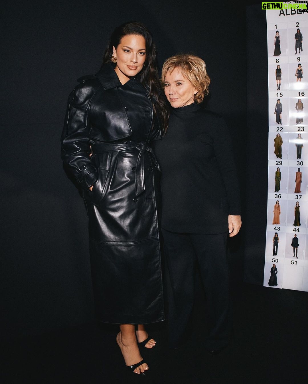 Ashley Graham Instagram - Salute to @albertaferretti!! ππΌππΌππΌHereβs to a powerhouse whose influence transcends generations β what an incredible show Mrs. Ferretti! π€