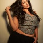 Ashley Graham Instagram –