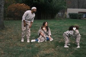 Ashley Graham Instagram - In the warmth of family, celebrating Jesus’ birth with my boys. Feeling blessed and sending love for a Merry Christmas to you and yours! 🤍