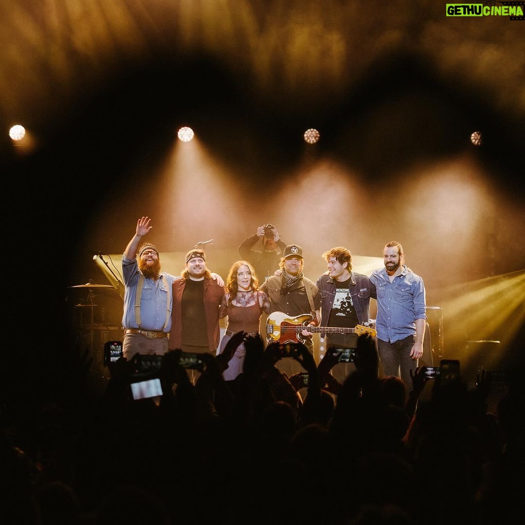 Ashley McBryde Instagram - London! You’re always so good to us! From the first note I ever sang to you, you’ve been behind us cheering us on. Last night was one of those shows we will talk about for a long time. Thank you for your magic! 📸 by @christiegoodwin and @aubreywisephoto Eventim Apollo