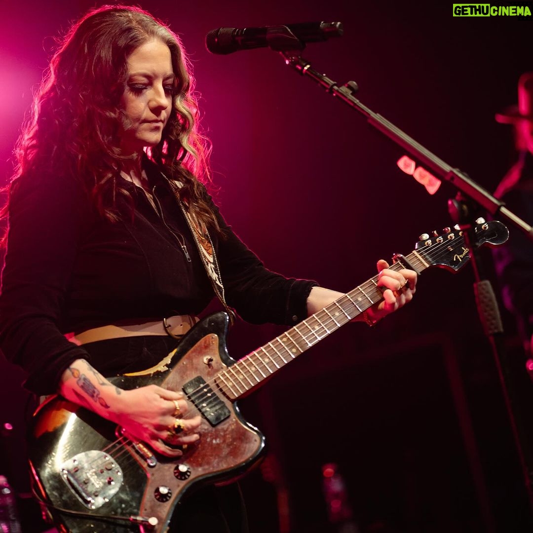 Ashley McBryde Instagram - Bristol, you’ve done it again! What an amazing night. Your energy was off the charts! Thank you for setting the bar so high! O2 Academy Bristol