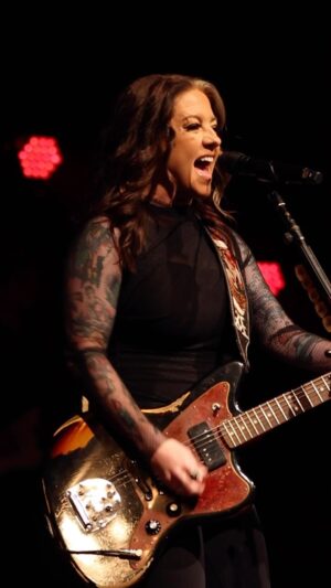 Ashley McBryde Instagram - Was I nervous for the first night of #TheDevilIKnowTour? You be the judge. 
Doesn’t everyone wiggle and bounce around uncontrollably and snap their fingers a LOT before they perform?