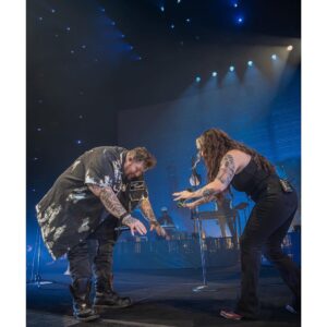 Ashley McBryde Instagram - Jelly told me I’d feel completely at home with his fans. And he’s absolutely right. Kansas City you brought the JOY that’s for sure. The amount of mutual love and adoration these camps have for one another is tangible in the entire building at each show. #BackroadBaptism all the way. @jellyroll615 @tmobilecenter 

📸: @jeanz_media