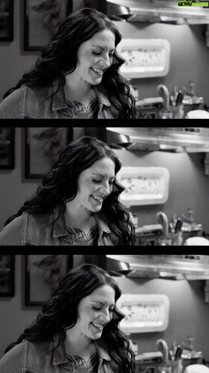Ashley McBryde Instagram - Did you spot the special guest at the end of the #LightOnInTheKitchen official music video?? Check it out if you haven’t already!