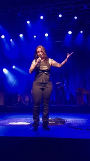 Ashley McBryde Instagram - We set our intentions for togetherness each night before we set foot on stage. And you meet us there. Every time. Thank you !! 

🎥: @ kbryant410 on TikTok