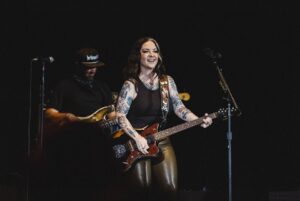 Ashley McBryde Instagram - There is no better hype man than Jelly Roll. He never brings me on stage without reminding me of my accomplishments and sharing that with his fans. Who, by the way, are the finest fans you’ll encounter across any genre. He said I’d feel right at home and that rang true every night. Some family we are born with… some family we get to discover. I’m so glad we found one another.
@jellyroll615

📸: @katiekauss