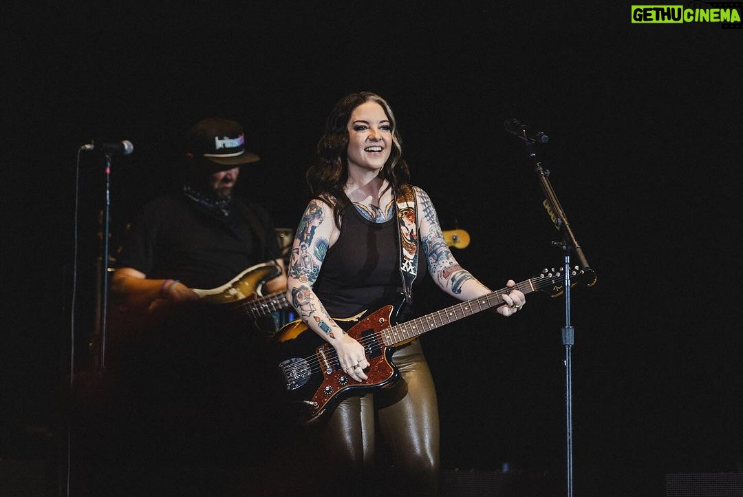 Ashley McBryde - 11.8K Likes - There is no better hype man than Jelly Roll. He never brings me on stage without reminding me of my accomplishments and sharing that with his fans. Who, by the way, are the finest fans you’ll encounter across any genre. He said I’d feel right at home and that rang true every night. Some family we are born with… some family we get to discover. I’m so glad we found one another.
@jellyroll615
📸: @katiekauss
