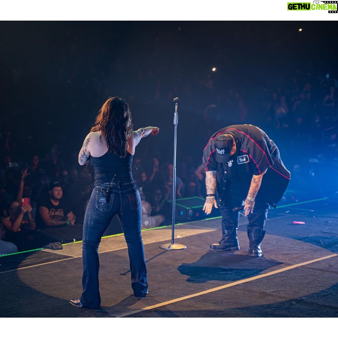 Ashley McBryde - 11.8K Likes - Jelly told me I’d feel completely at home with his fans. And he’s absolutely right. Kansas City you brought the JOY that’s for sure. The amount of mutual love and adoration these camps have for one another is tangible in the entire building at each show. #BackroadBaptism all the way. @jellyroll615 @tmobilecenter
📸: @jeanz_media
