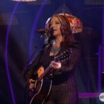 Ashley McBryde Instagram - And that’s how you do it! 👏👏 @AshleyMcBryde just performed “Light On In The Kitchen” on the #CMAawards stage!💡