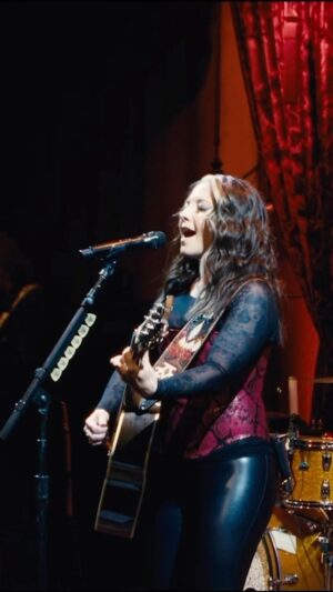 Ashley McBryde Instagram - Light On In The Kitchen (Live) is out now! Check it out 💡
Link in bio/stories.

#LightOnInTheKitchen
