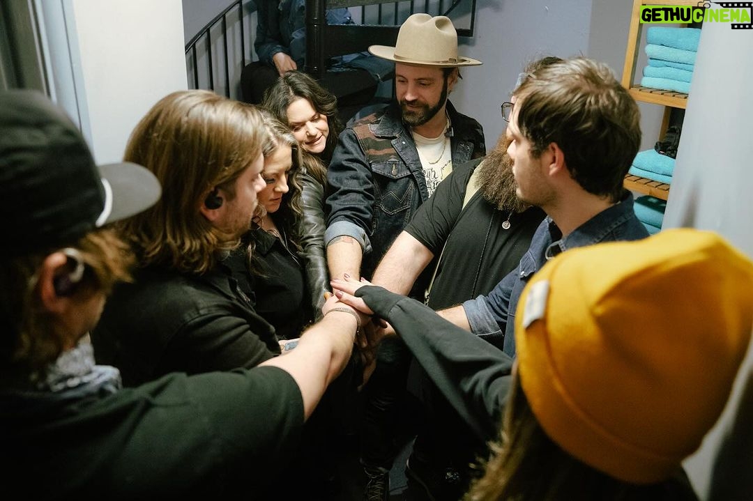 Ashley McBryde Instagram - Pre show rituals! We set our intentions, and get our heads and hearts aligned before we head out to the stage. It’s Maximum joy mode, y’all!