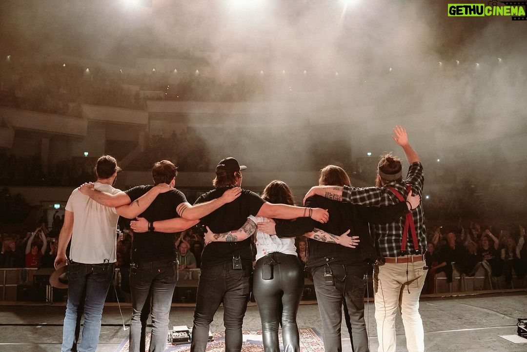 Ashley McBryde Instagram - Belfast !! YOU were the first show to sell out when we announced the tour ! You brought that joy and that love and that energy to Waterfront Hall and then some !! We can’t get back to you fast enough.