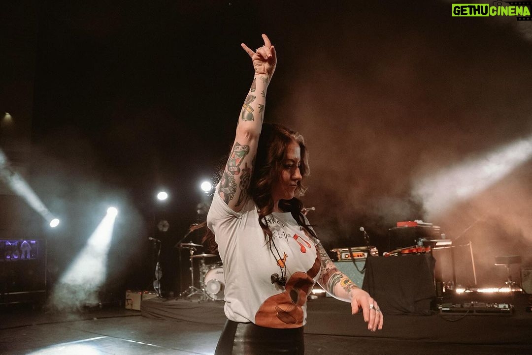 Ashley McBryde Instagram - Belfast !! YOU were the first show to sell out when we announced the tour ! You brought that joy and that love and that energy to Waterfront Hall and then some !! We can’t get back to you fast enough.
