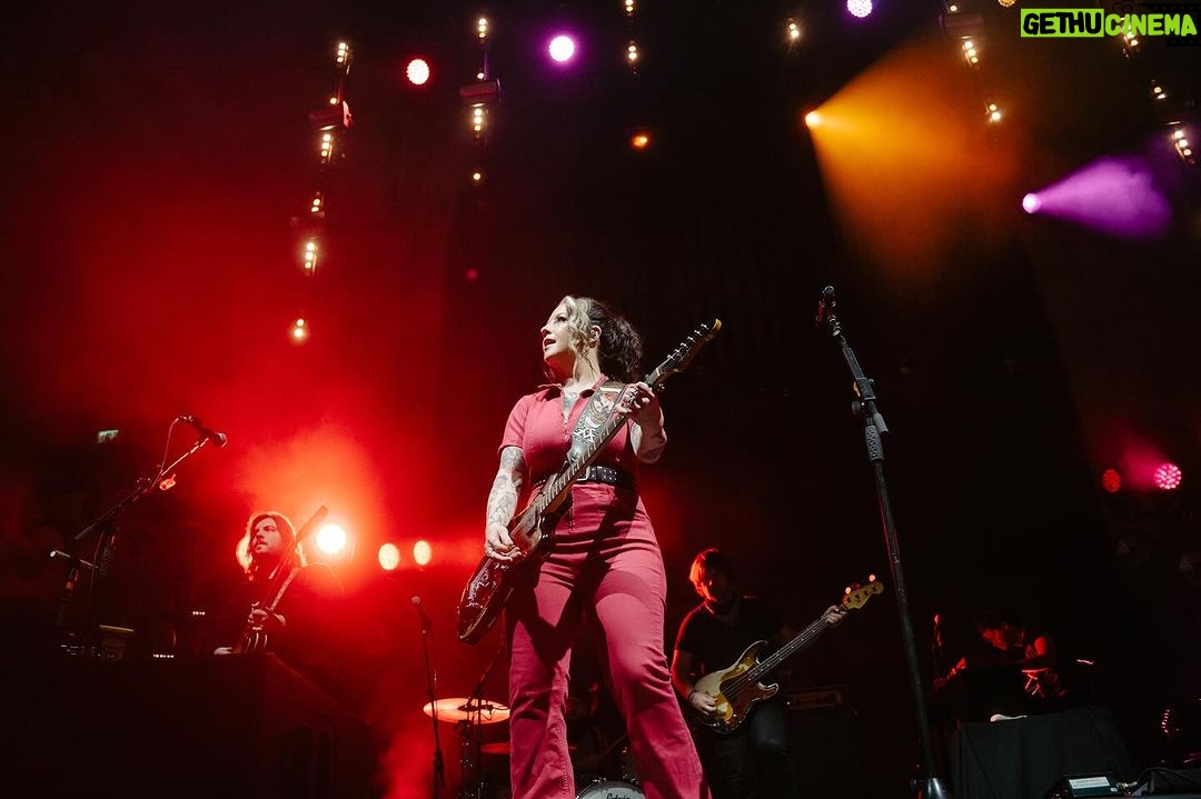 Ashley McBryde Instagram - There’s not another crowd like the Manchester crowd. Hot DAMN !! I’ll be high on that show for days ! Thank you for being exactly who you are . A Little piece of my heart stays in Manchester. Manchester, United Kingdom